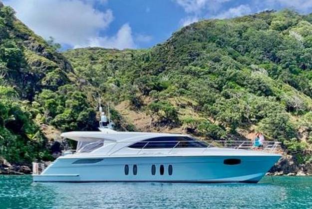 Luxury Boat - Cruise New Zealand Private Charter Boat Transfer to Waiheke Island